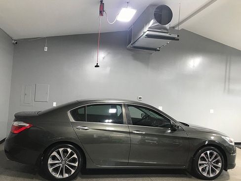 Used 2014 Honda Accord Sport image 2
