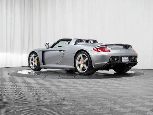 Used 2005 Porsche Carrera GT RWD image 46