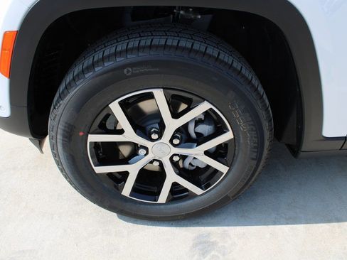 New 2025 Jeep Grand Cherokee Limited w/ Luxury Tech Group II image 50