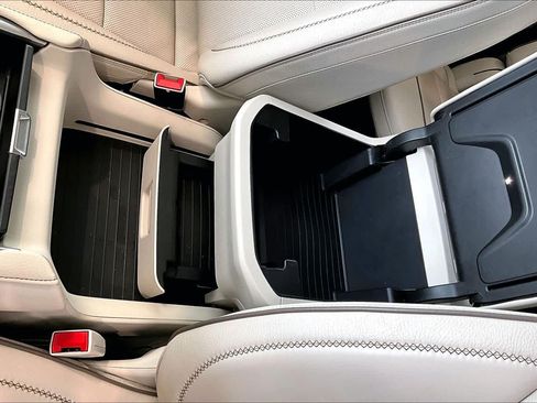 Used 2022 GMC Yukon XL Denali RWD image 33