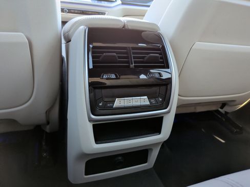 Used 2022 BMW X5 M50i w/ Executive Package image 37