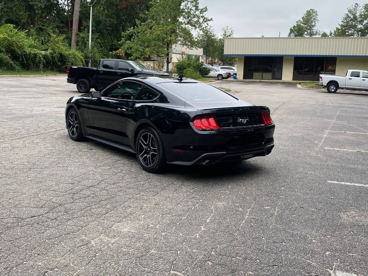 Used 2021 Ford Mustang Premium RWD image 7