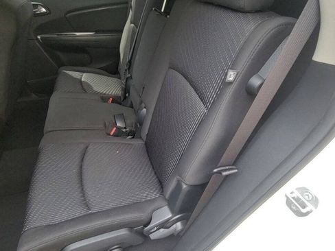 Used 2017 Dodge Journey SE w/ Flexible Seating Group FWD image 8