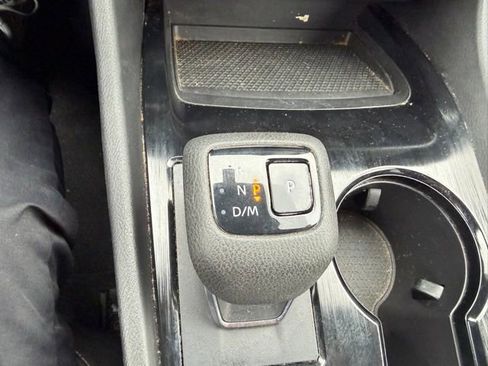 Used 2021 Nissan Rogue SV image 19