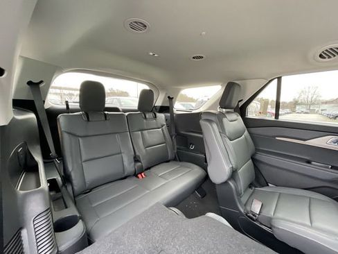 New 2026 Ford Explorer Active w/ Active Comfort Package image 24