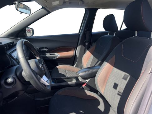Used 2024 Nissan Kicks SR image 9