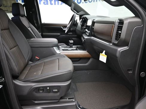 New 2026 Chevrolet Silverado 1500 High Country w/ Midnight Edition AWD/4WD image 7