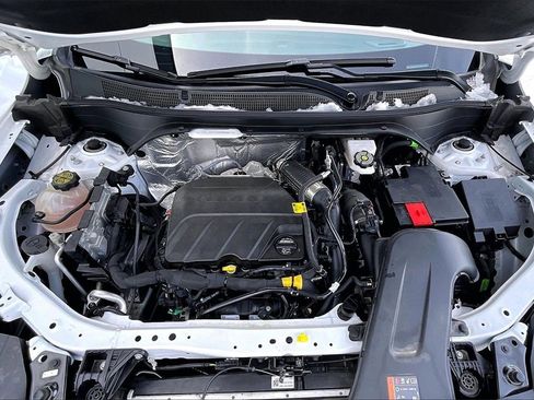 Used 2025 Chevrolet Trax ACTIV w/ Sunroof Package image 10