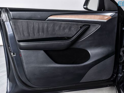 Used 2024 Tesla Model Y Performance image 13