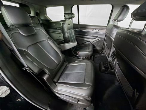 Used 2023 Jeep Grand Cherokee L Limited image 28