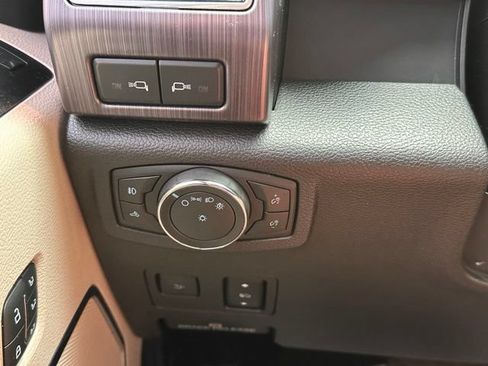 Used 2021 Ford F250 Limited AWD/4WD image 21