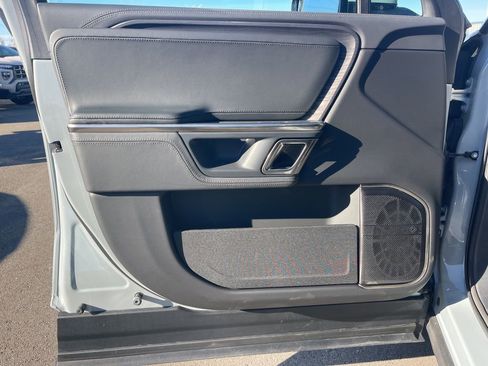 Used 2023 Rivian R1T Adventure image 9