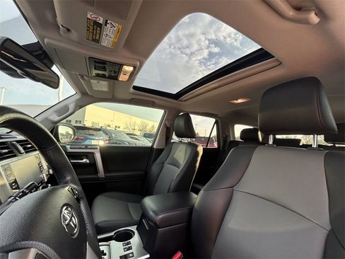 Used 2022 Toyota 4Runner SR5 Premium image 12
