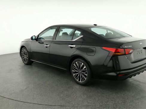 Used 2025 Nissan Altima 2.5 SV image 6