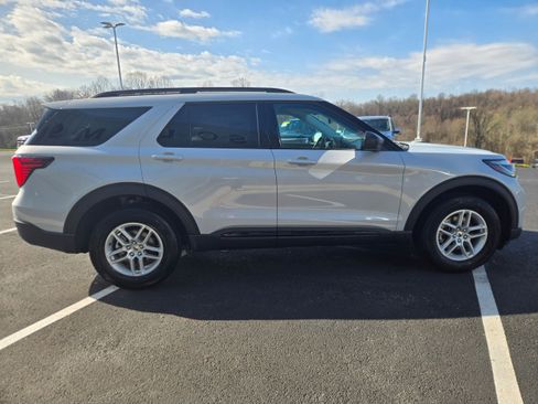 New 2026 Ford Explorer Active image 4