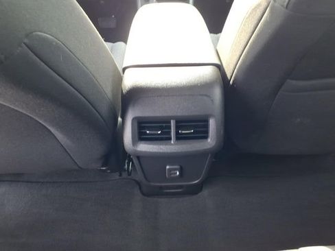 Used 2023 Chevrolet Equinox LT image 16