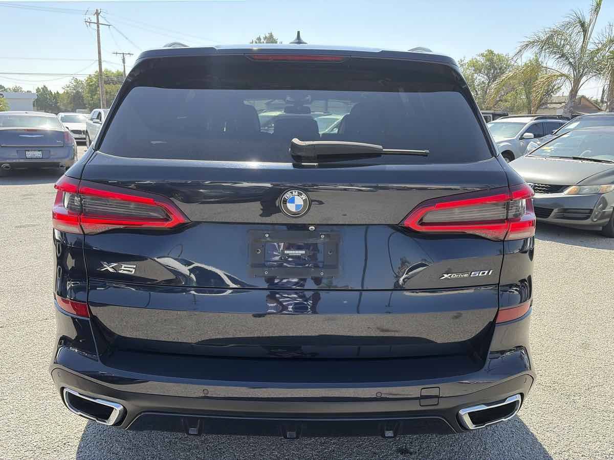 Used 2019 BMW X5 xDrive50i w/ M Sport Package AWD/4WD image 3