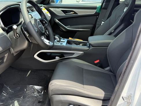 New 2026 Jaguar F-PACE R-Dynamic S image 10