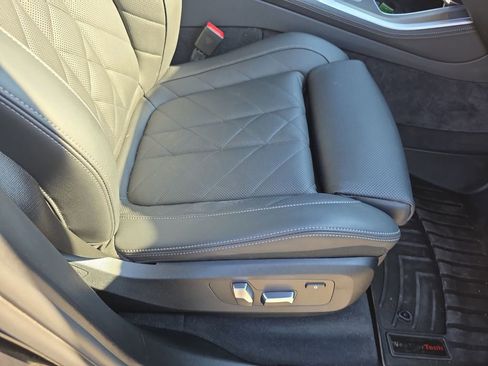 Used 2023 BMW X5 xDrive40i w/ M Sport Package image 12