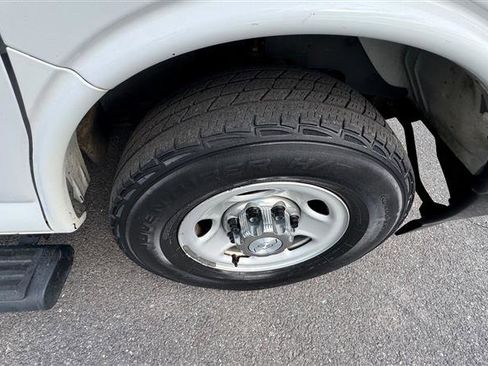 Used 2017 Chevrolet Express 3500 LS RWD image 28