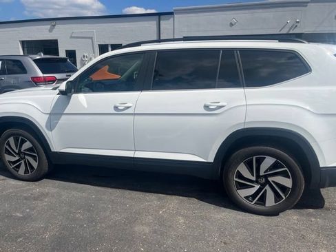 Used 2024 Volkswagen Atlas SE AWD/4WD image 8