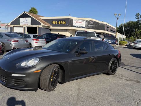 Used 2016 Porsche Panamera Edition RWD image 4