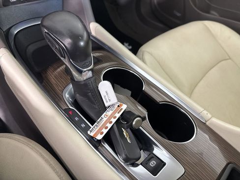 Used 2022 Chevrolet Malibu Premier FWD image 19