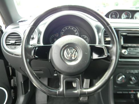 Used 2012 Volkswagen Beetle 2.0T image 8