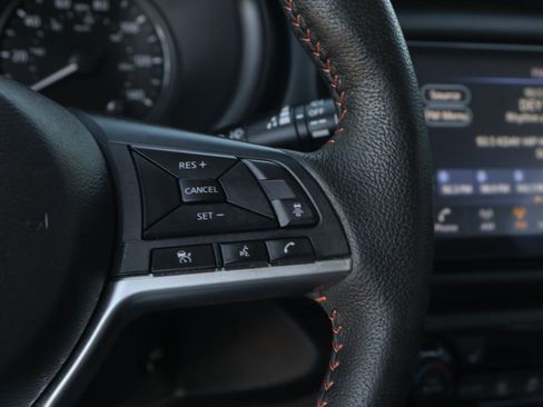 Used 2023 Nissan Kicks SR w/ SR Premium Package FWD image 30