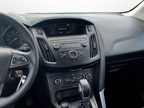 Used 2018 Ford Focus SE image 6