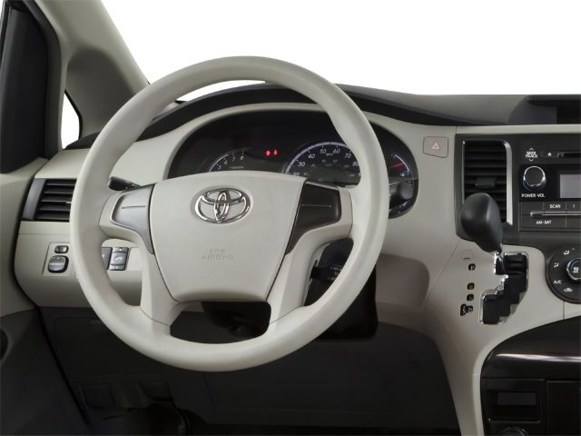 Used 2013 Toyota Sienna XLE AWD/4WD image 4