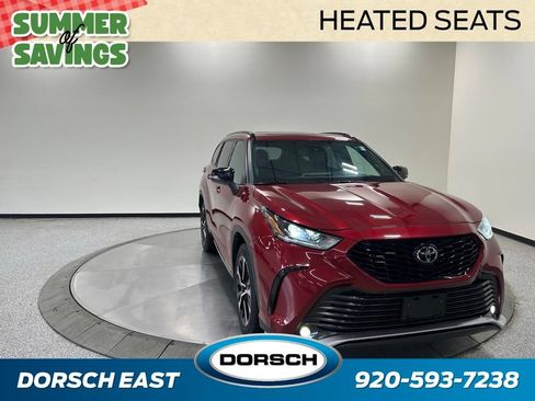 Used 2021 Toyota Highlander XSE AWD/4WD image 3