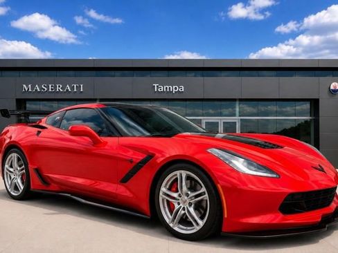 Used 2019 Chevrolet Corvette Stingray Coupe w/ 1LT RWD image 1