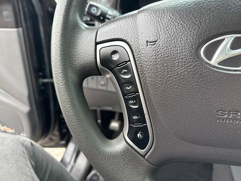 Used 2010 Hyundai Santa Fe GLS image 16