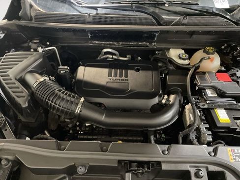 Used 2023 GMC Acadia SLE w/ Driver Convenience Package image 32