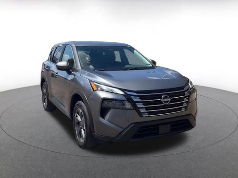 Used 2025 Nissan Rogue SV FWD image 3