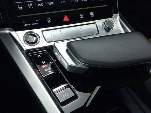 Used 2024 Audi Q8 e-tron Premium Plus w/ Premium Plus Package image 24