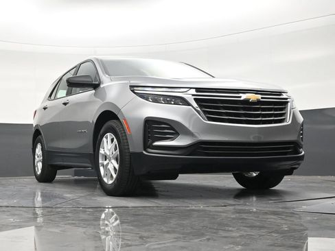 Used 2023 Chevrolet Equinox LS FWD image 27
