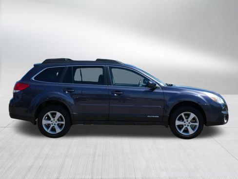 Used 2013 Subaru Outback 2.5i Premium AWD/4WD image 8