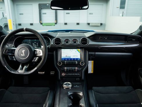 Used 2021 Ford Mustang Shelby GT500 w/ Carbon Fiber Track Pack image 36