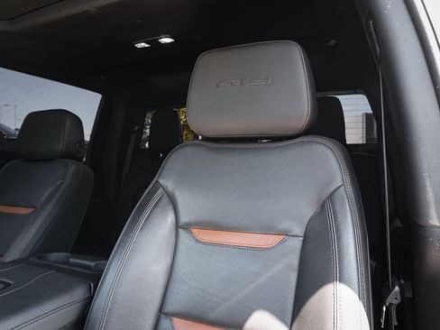 Used 2022 GMC Sierra 2500 AT4 w/ AT4 Premium Plus Package AWD/4WD image 15