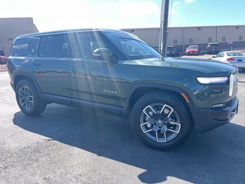 Used 2025 Rivian R1S Adventure Dual AWD/4WD image 1