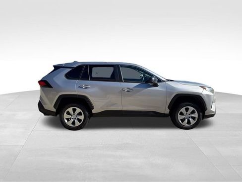 Used 2022 Toyota RAV4 LE image 9