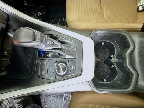 Used 2023 Toyota RAV4 LE AWD/4WD image 17
