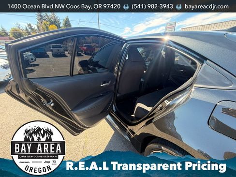 Used 2022 Toyota Corolla SE FWD image 19