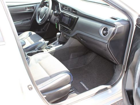 Used 2019 Toyota Corolla SE FWD image 6
