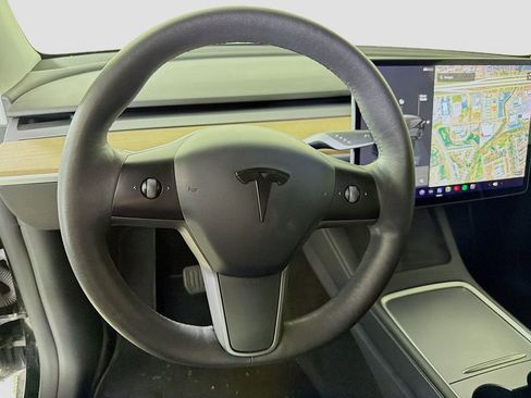 Used 2021 Tesla Model Y Long Range AWD/4WD image 14