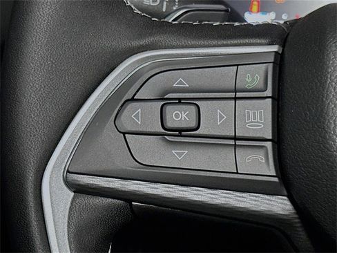 New 2025 Jeep Grand Cherokee L Altitude image 28