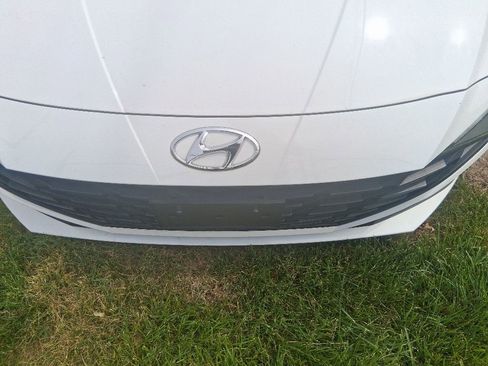 Used 2023 Hyundai Elantra SEL FWD image 15