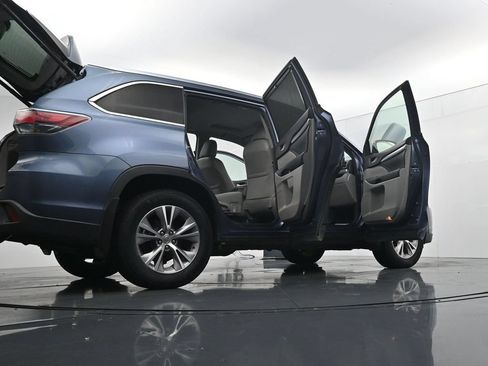 Used 2015 Toyota Highlander XLE FWD image 46